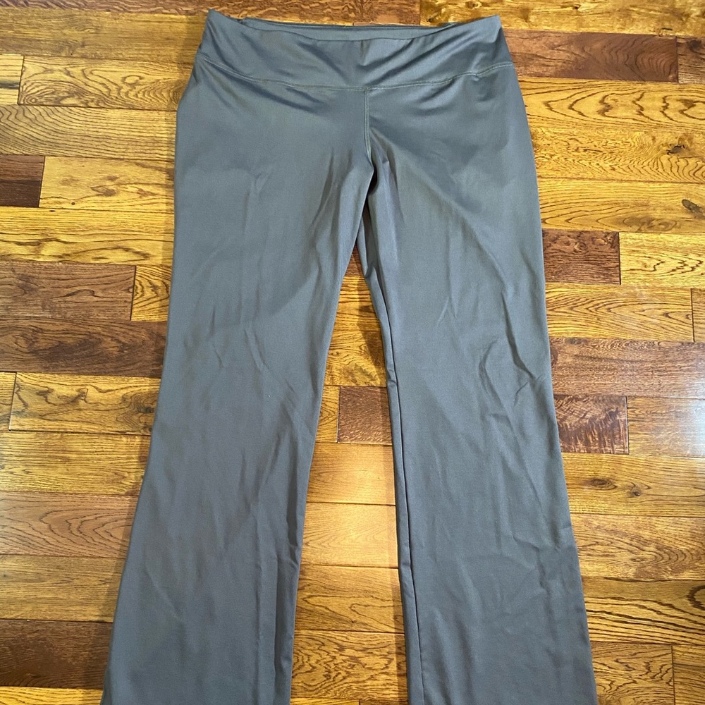 Grey columbia yoga pants women’s extra large (XL)